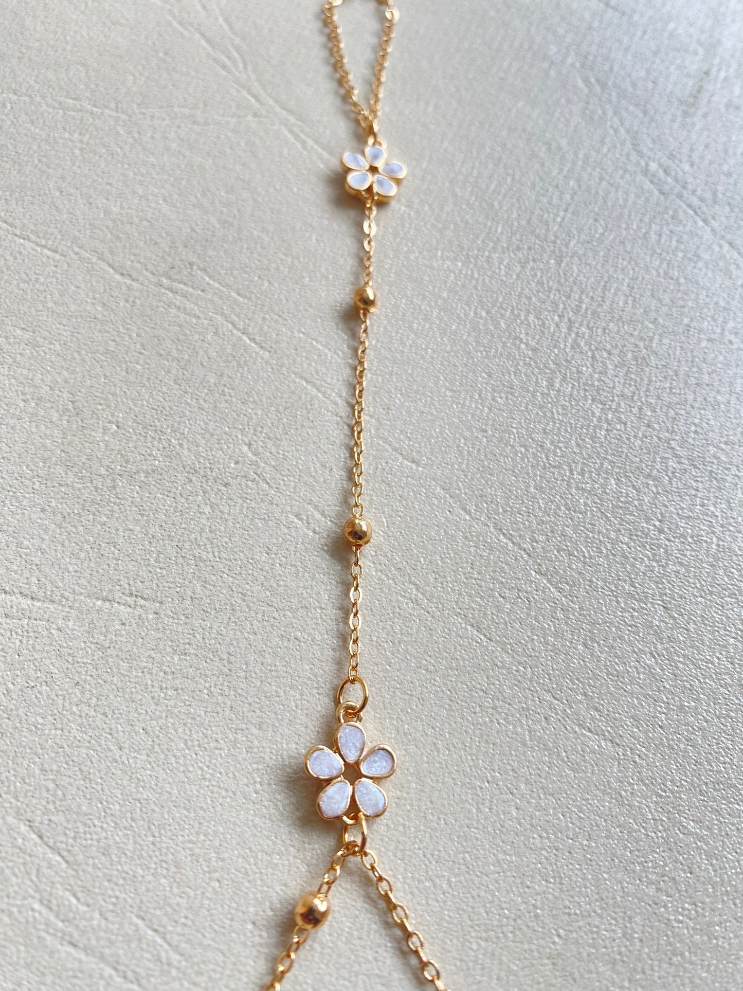 Naaz – ناز - Finger Chain