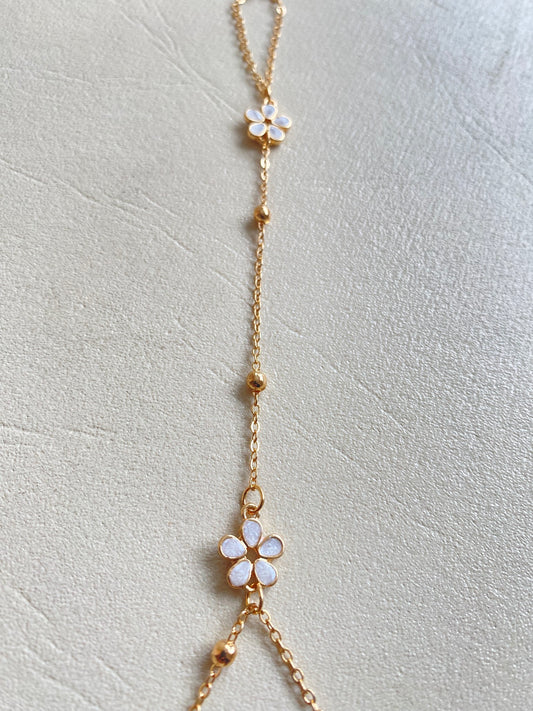 Naaz – ناز - Finger Chain